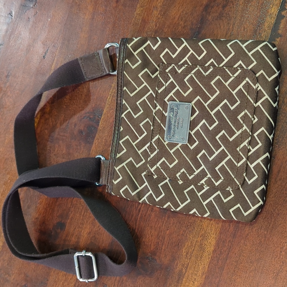 Tommy Hilfiger Logo Crossbody Bag Adjustable Strap Dark Brown